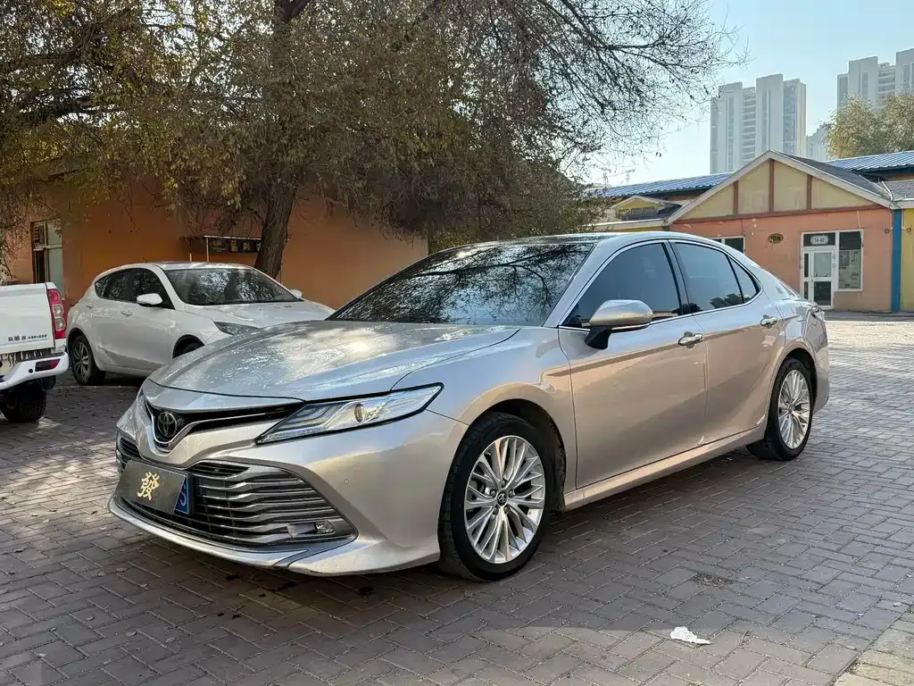 Toyota Camry 2021 из CN, фото 2