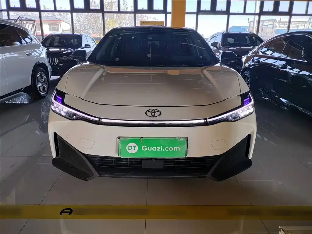 Toyota bZ3 2024 из CN, фото 3