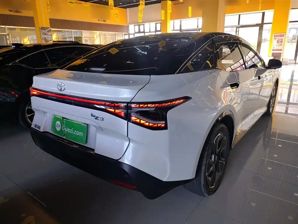 Toyota bZ3 2024 из CN, фото 7