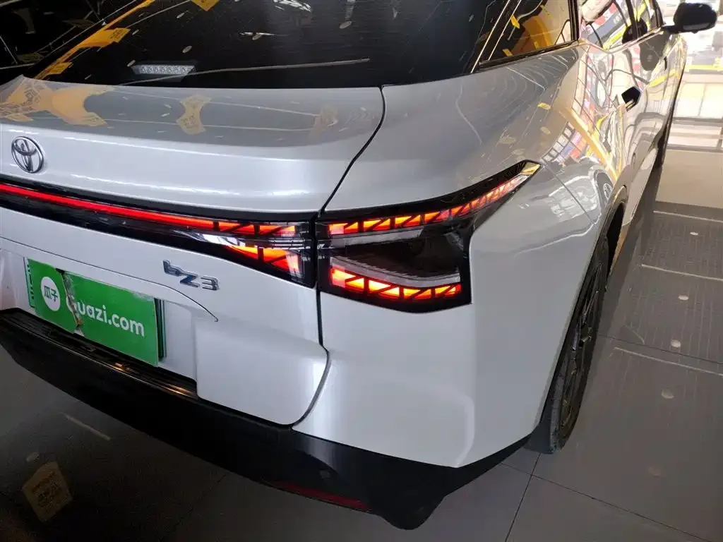 Toyota bZ3 2024 из CN, фото 8