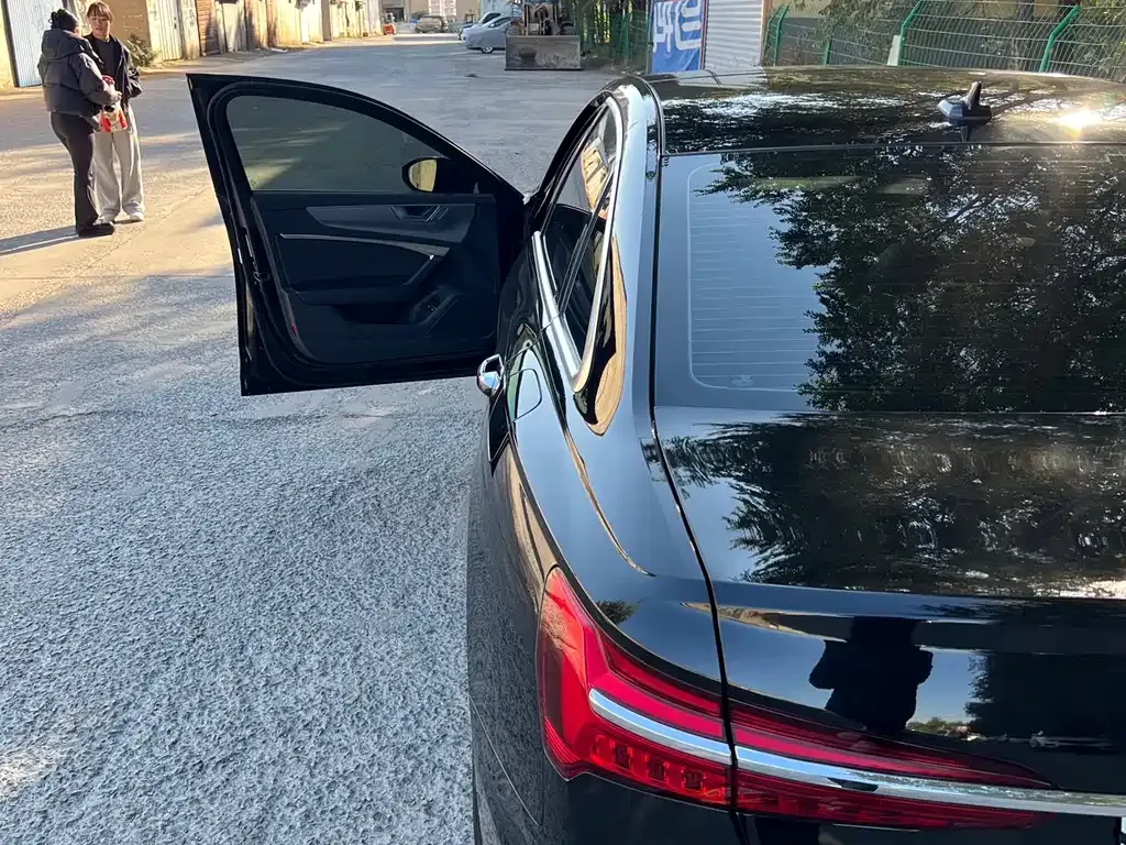 Audi A6L New Energy 2023 из CN, фото 5
