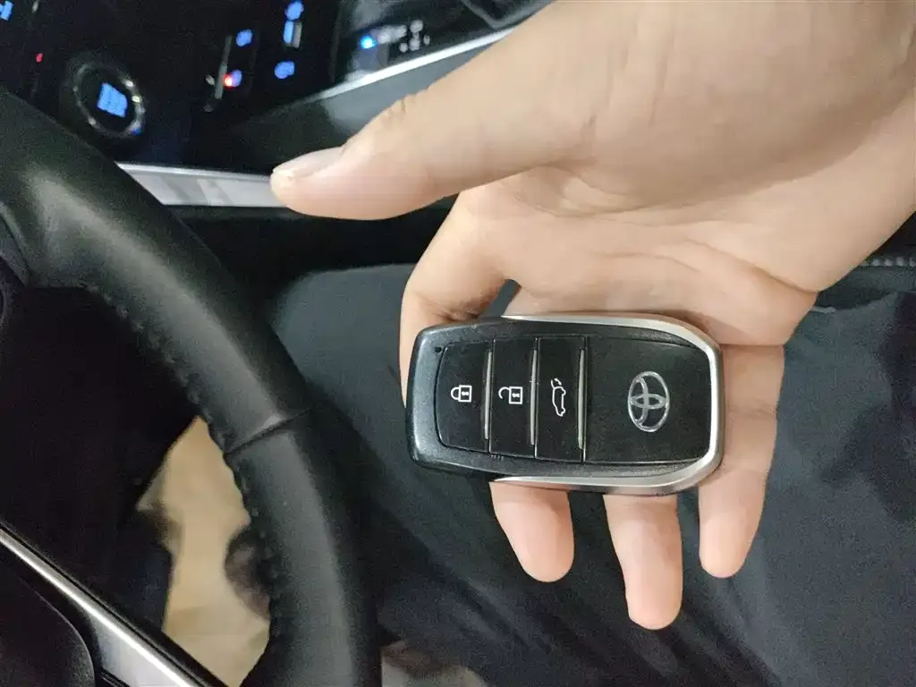 Toyota Venza 2023 из CN, фото 9