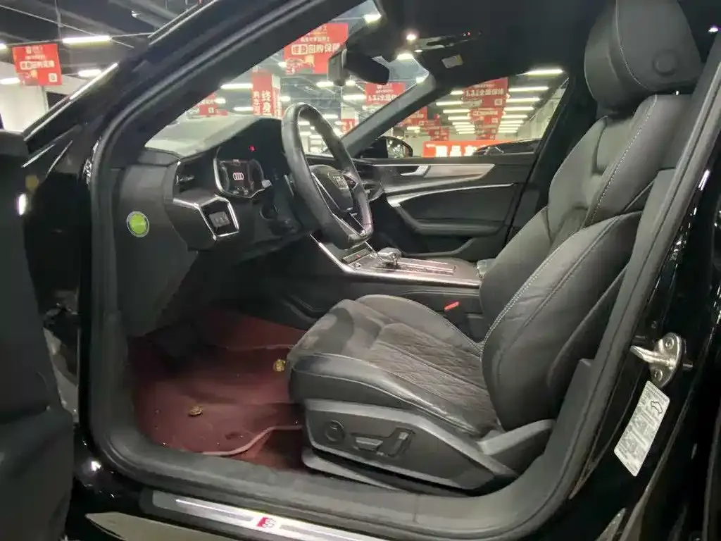 Audi A6L 2021 из CN, фото 4