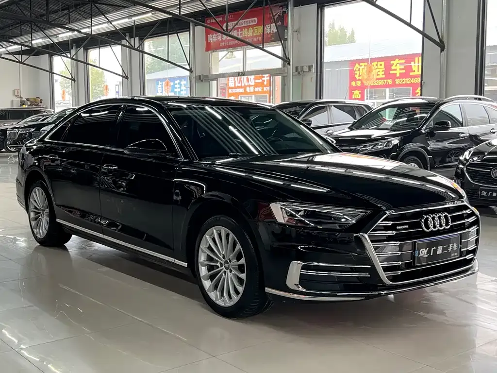 Audi A8 — фото 3