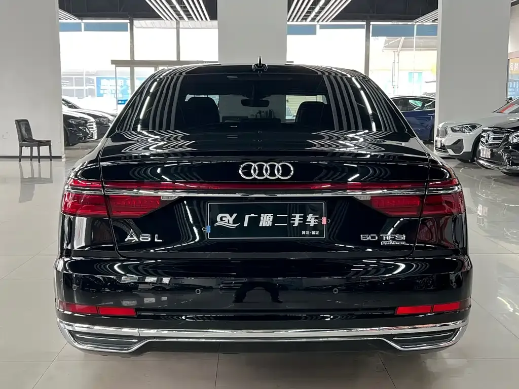 Audi A8 — фото 5