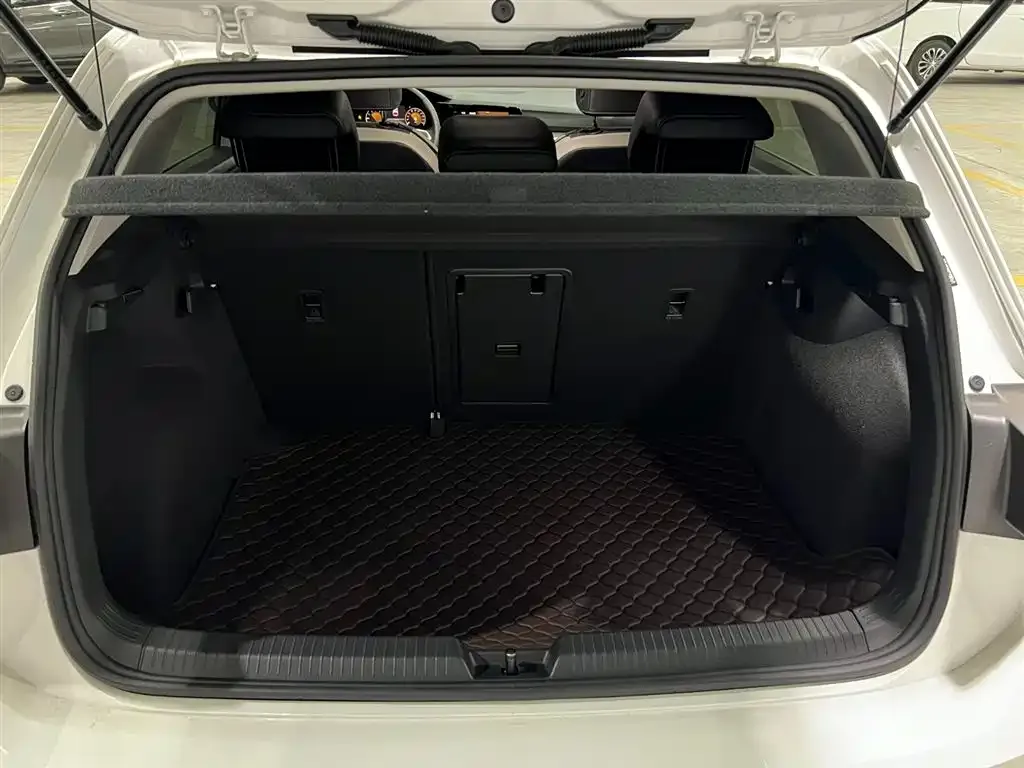 Volkswagen Golf 2022 из CN, фото 7