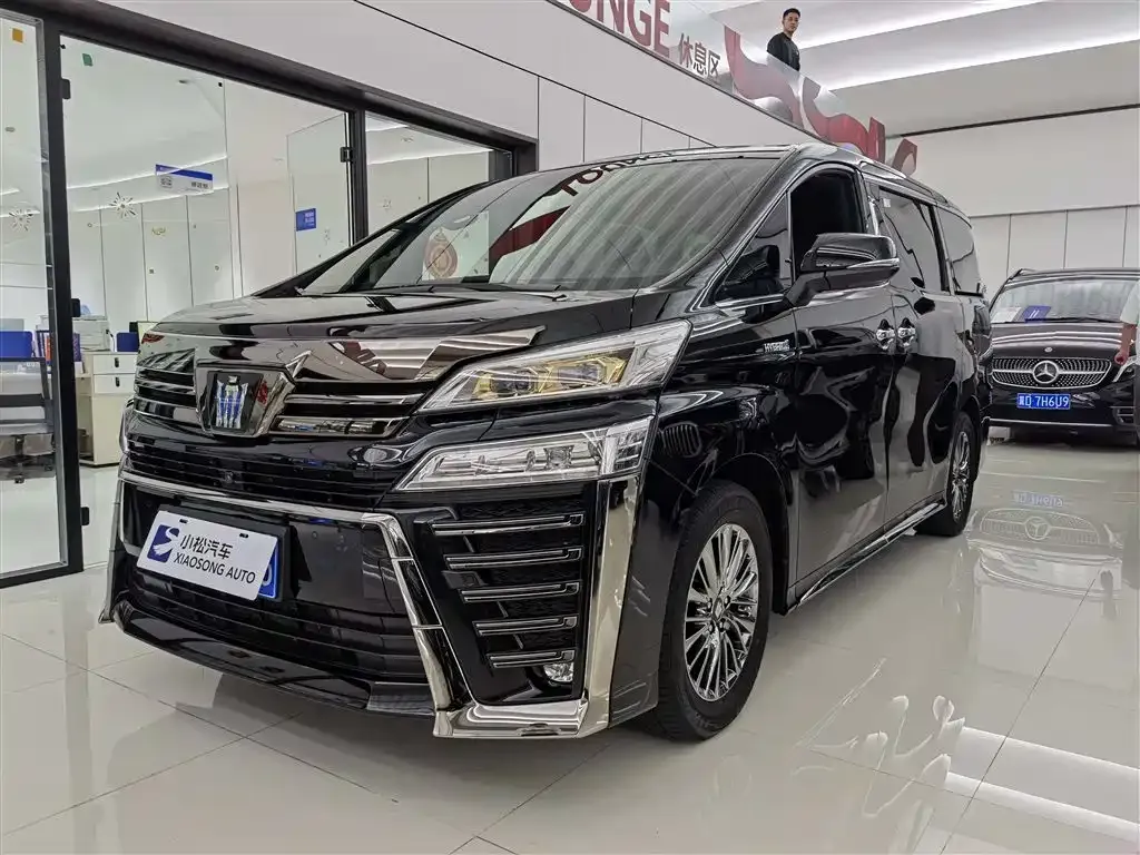 Toyota Vellfire 2023 из CN, фото 1