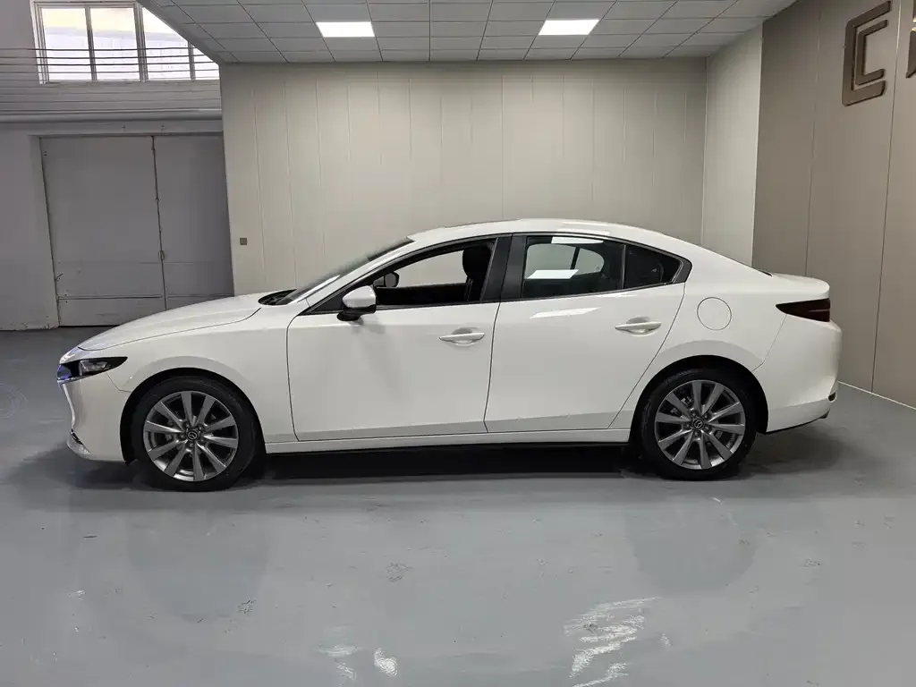 Mazda 3 Axela 2024 из CN, фото 7