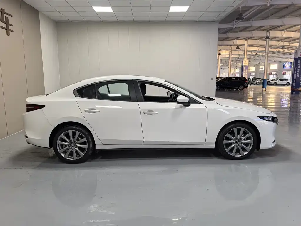 Mazda 3 Axela 2024 из CN, фото 8