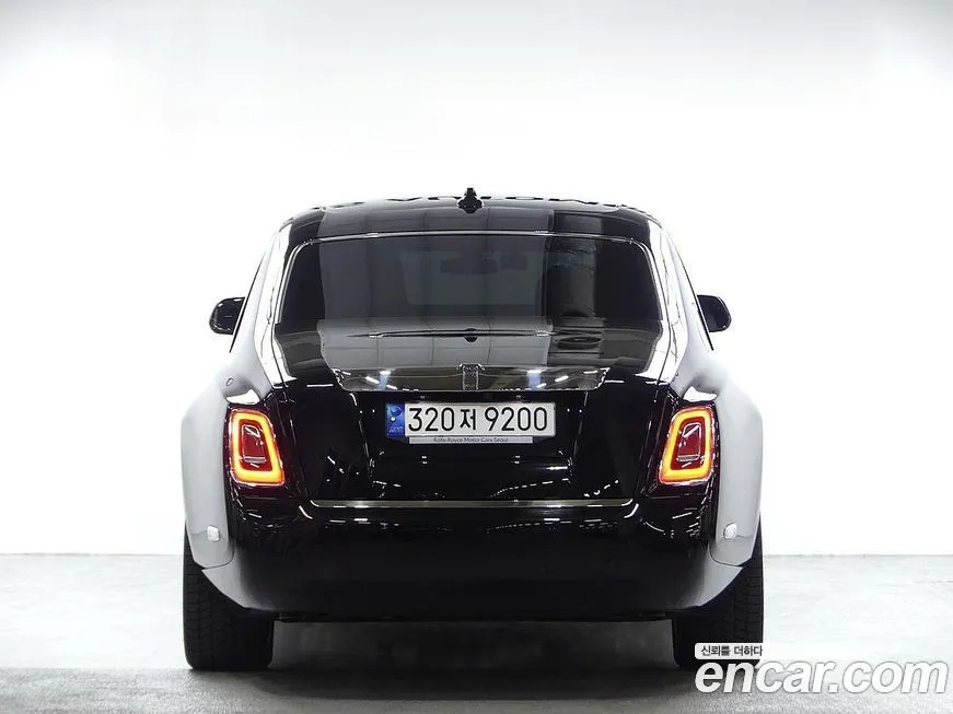 Rolls-Royce Phantom 2023 из KR, фото 4