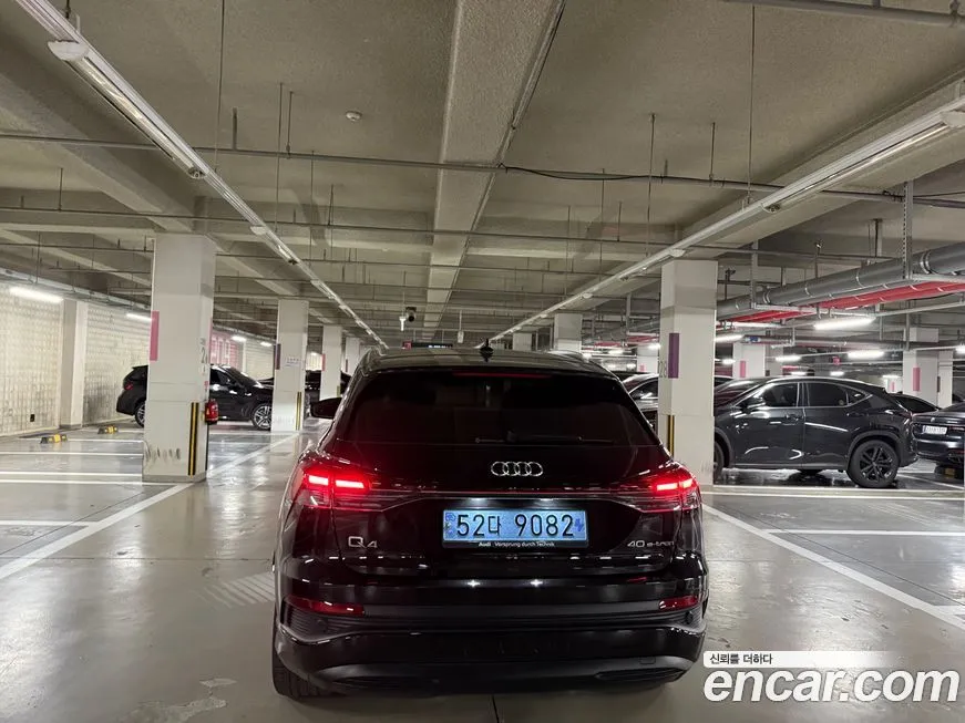 Audi Q4 e-tron — фото 4