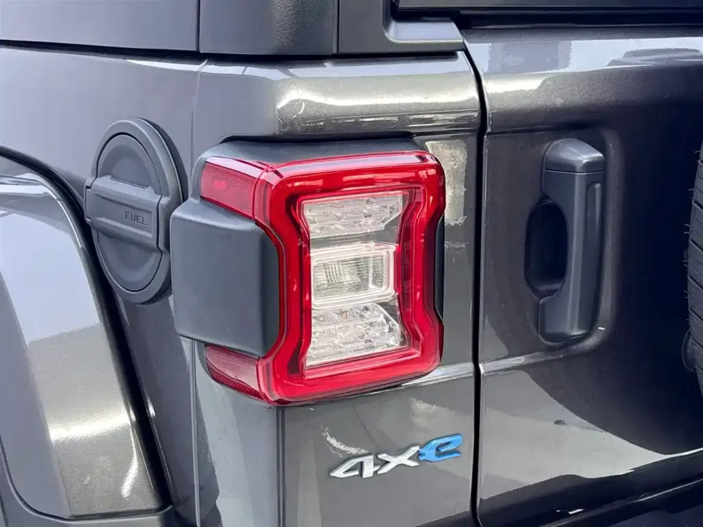Jeep Wrangler PHEV 2022 из CN, фото 10
