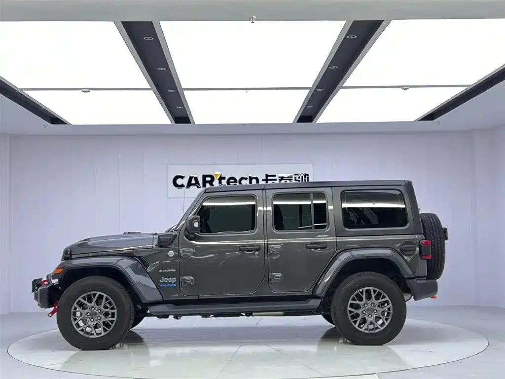 Jeep Wrangler PHEV 2022 из CN, фото 2