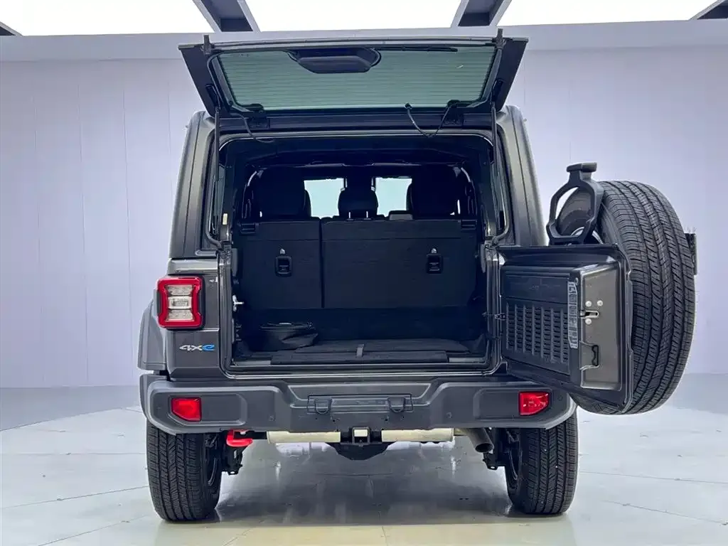 Jeep Wrangler PHEV 2022 из CN, фото 9