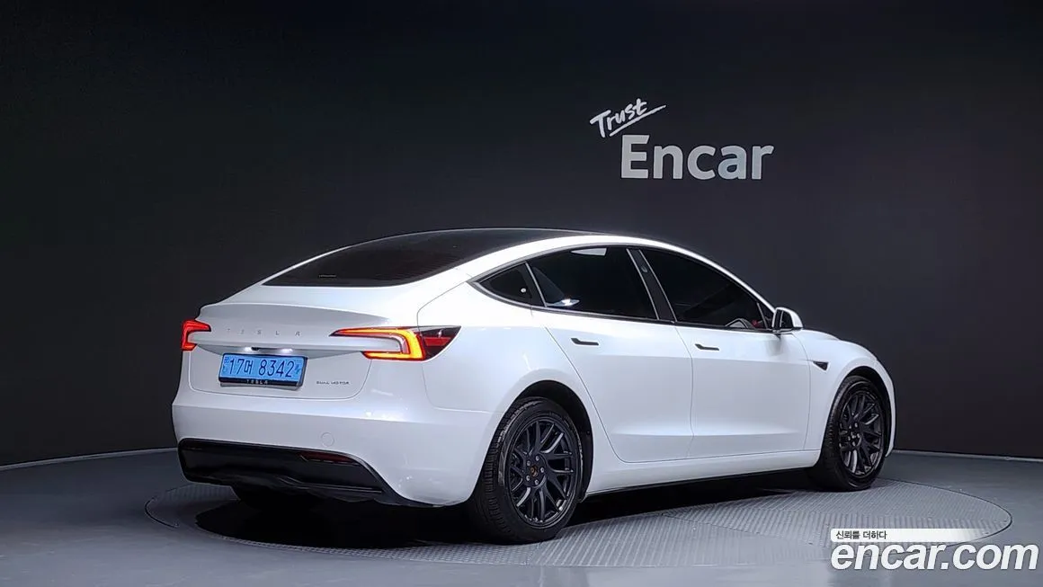 Tesla Model 3 2024 из KR, фото 2