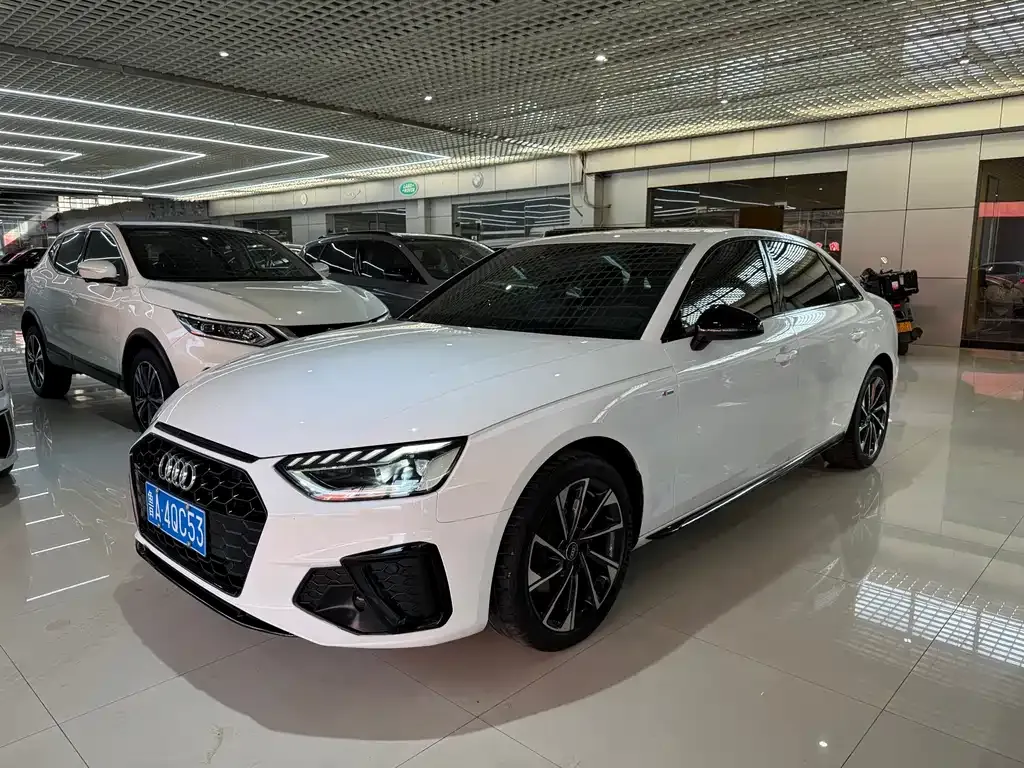 Audi A4L 2023 из CN, фото 1