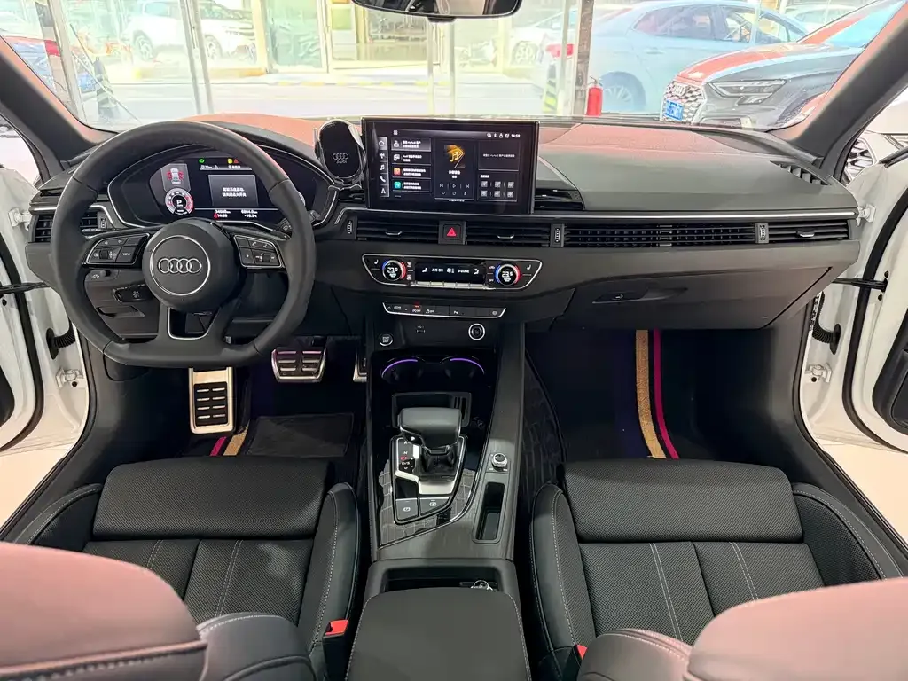 Audi A4L 2023 из CN, фото 10