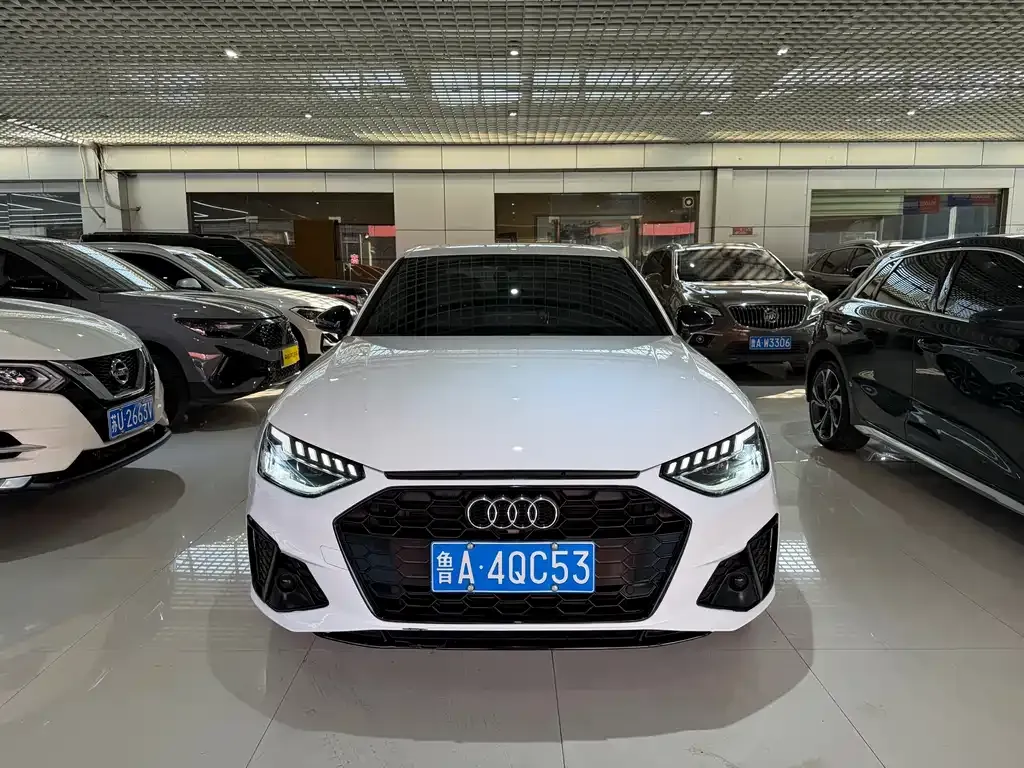 Audi A4L 2023 из CN, фото 2