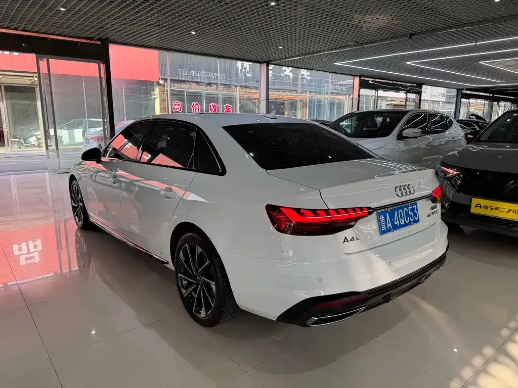 Audi A4L 2023 из CN, фото 5