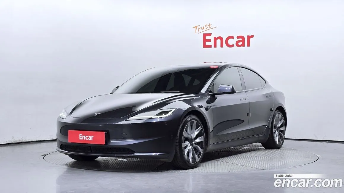 Tesla Model 3 — фото 1