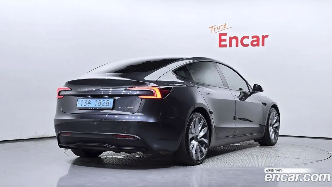Tesla Model 3 — фото 2