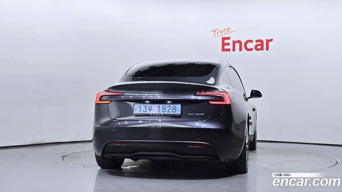 Tesla Model 3 — фото 4