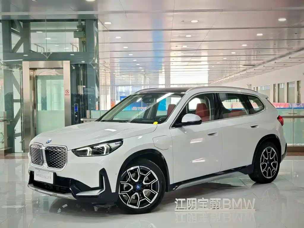 BMW iX1 2024 из CN, фото 1
