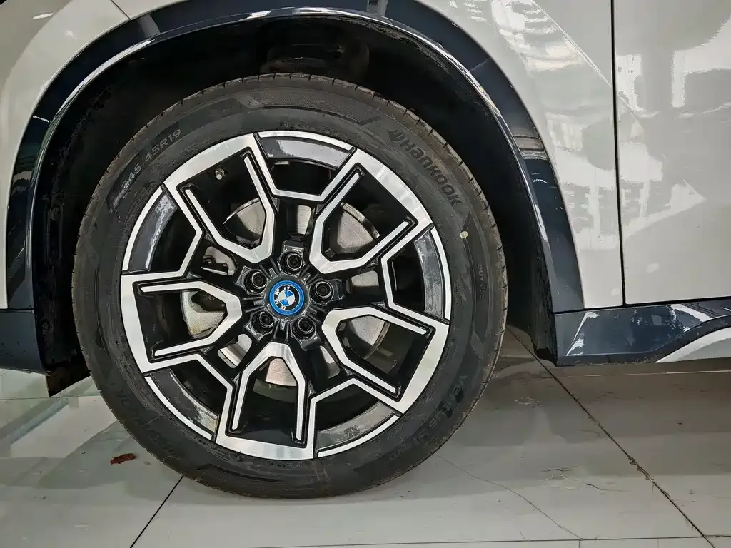 BMW iX1 2024 из CN, фото 8