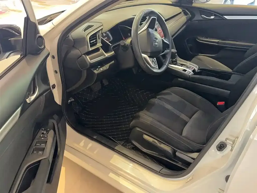 Honda Civic — фото 7
