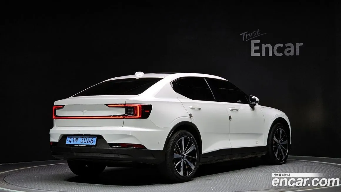 Polestar Polestar 2 — фото 2