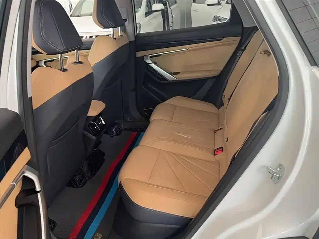 Geely Boyue L 2023 из CN, фото 8