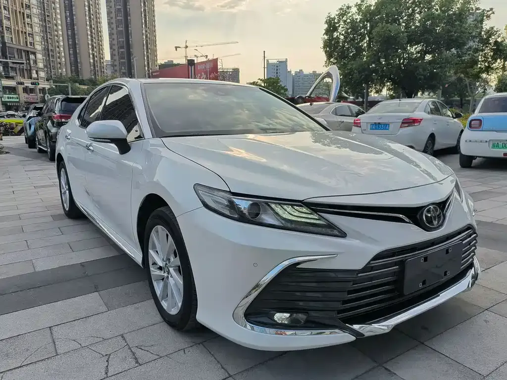 Toyota Camry — фото 7