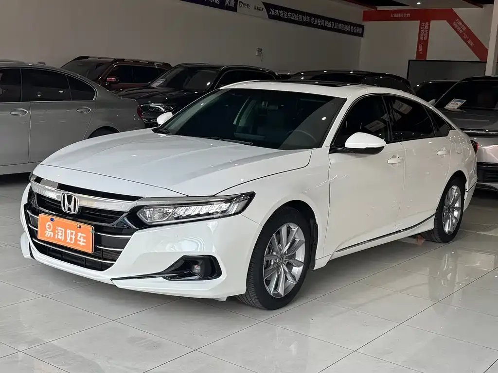 Honda Accord — фото 1