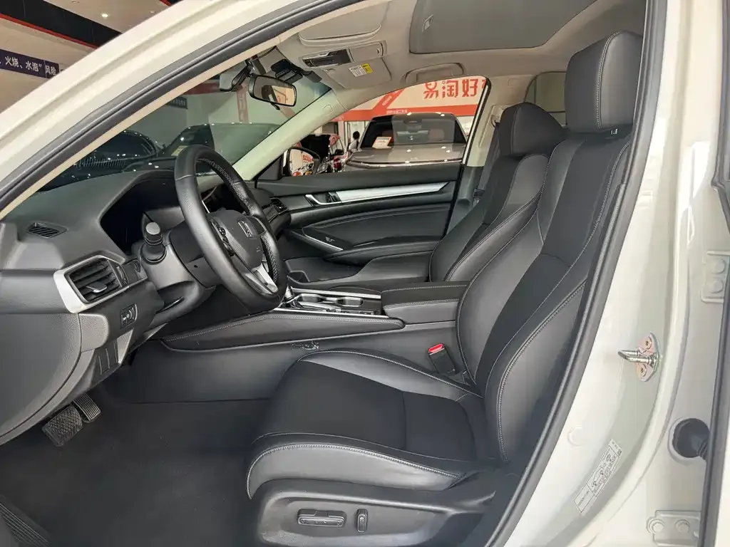 Honda Accord — фото 10