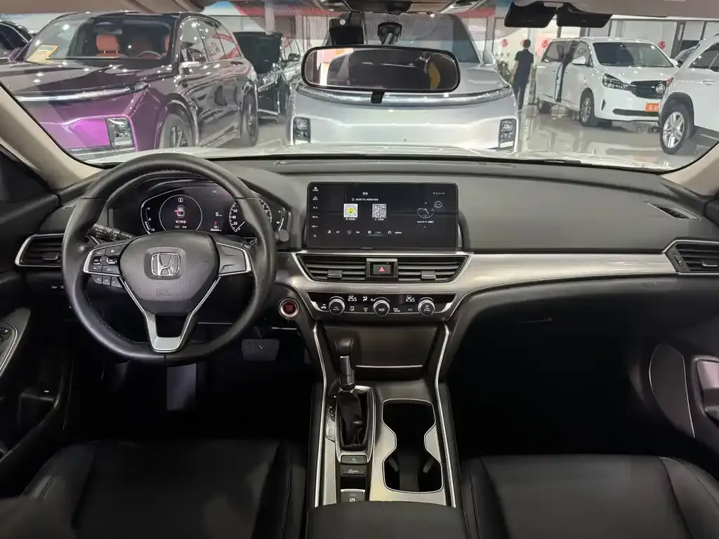 Honda Accord — фото 9