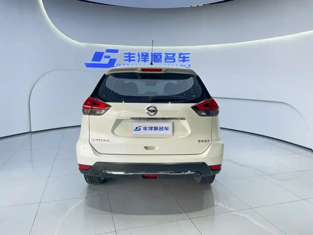 Nissan X-Trail 2021 из CN, фото 2