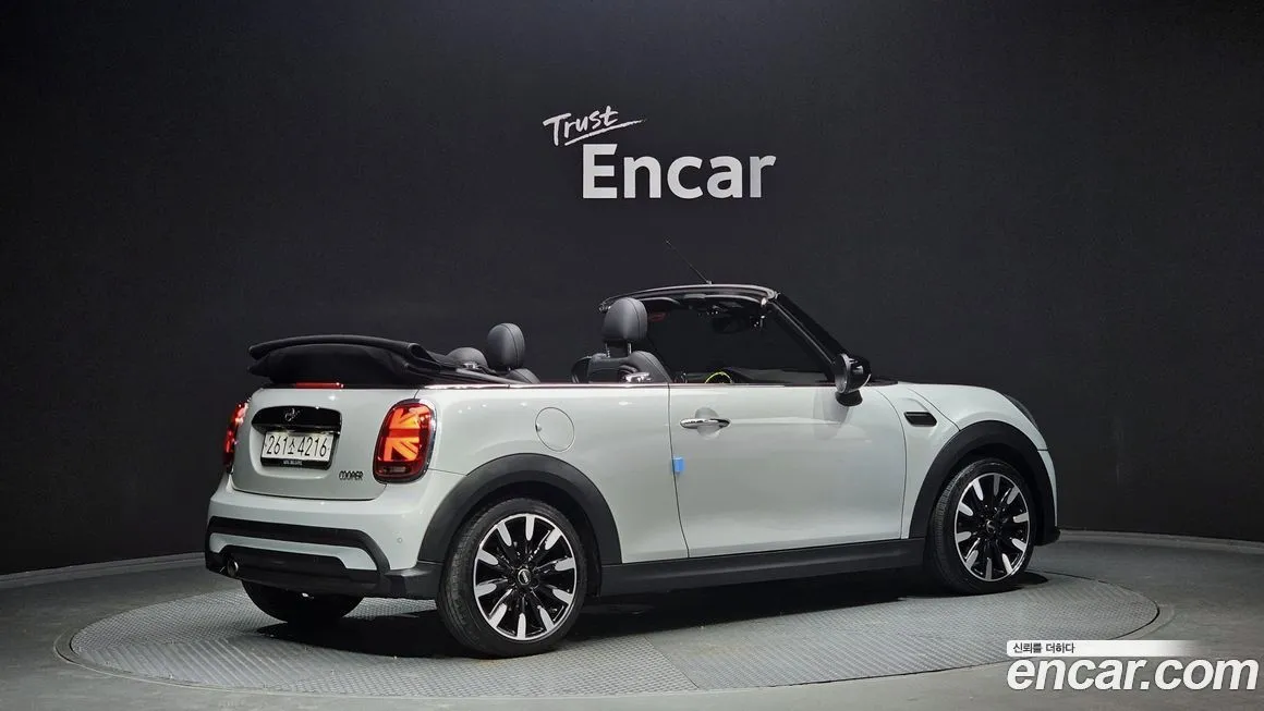 Mini Cooper Convertible 2022 из KR, фото 2