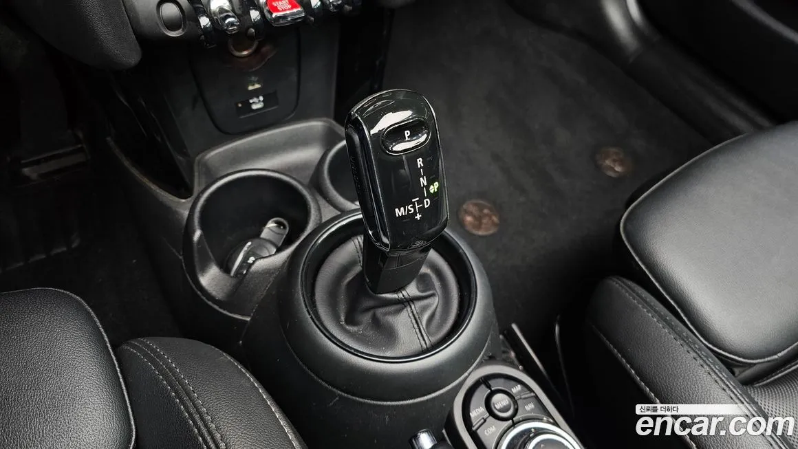 Mini Cooper Convertible 2022 из KR, фото 9