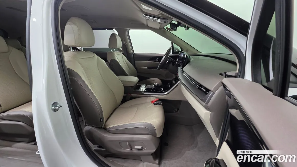 Kia Carnival — фото 10