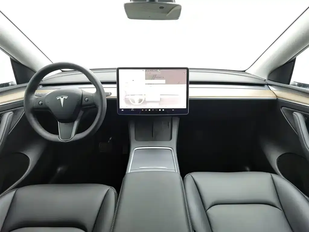 Tesla Model Y — фото 5