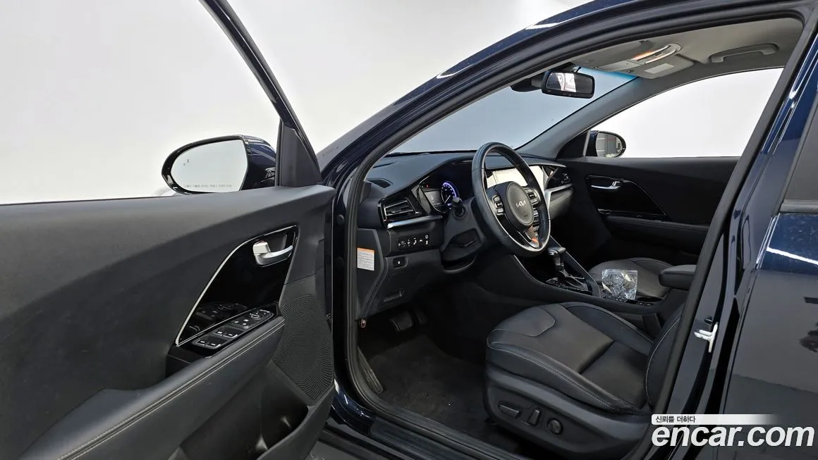 Kia Niro — фото 10