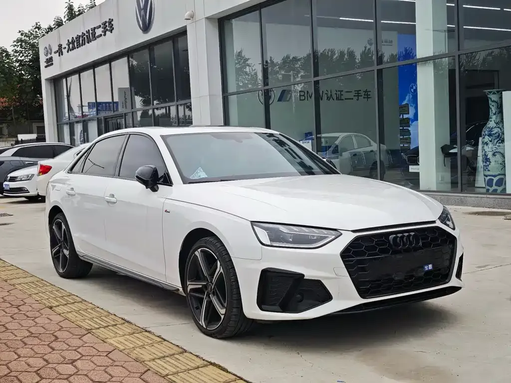 Audi A4L 2024 из CN, фото 3