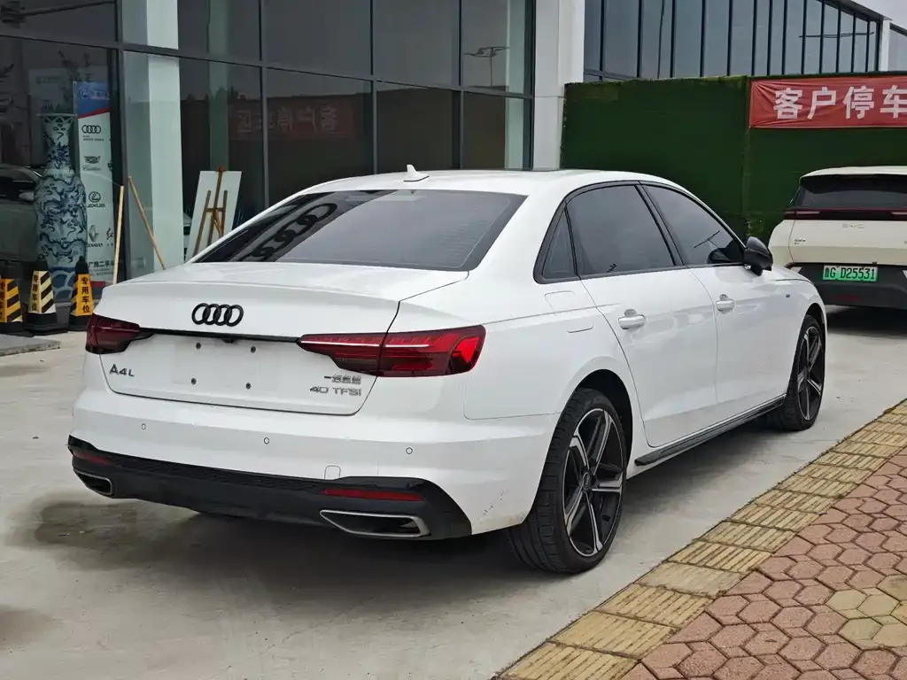 Audi A4L 2024 из CN, фото 4