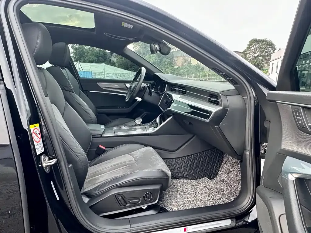 Audi A6L 2021 из CN, фото 5