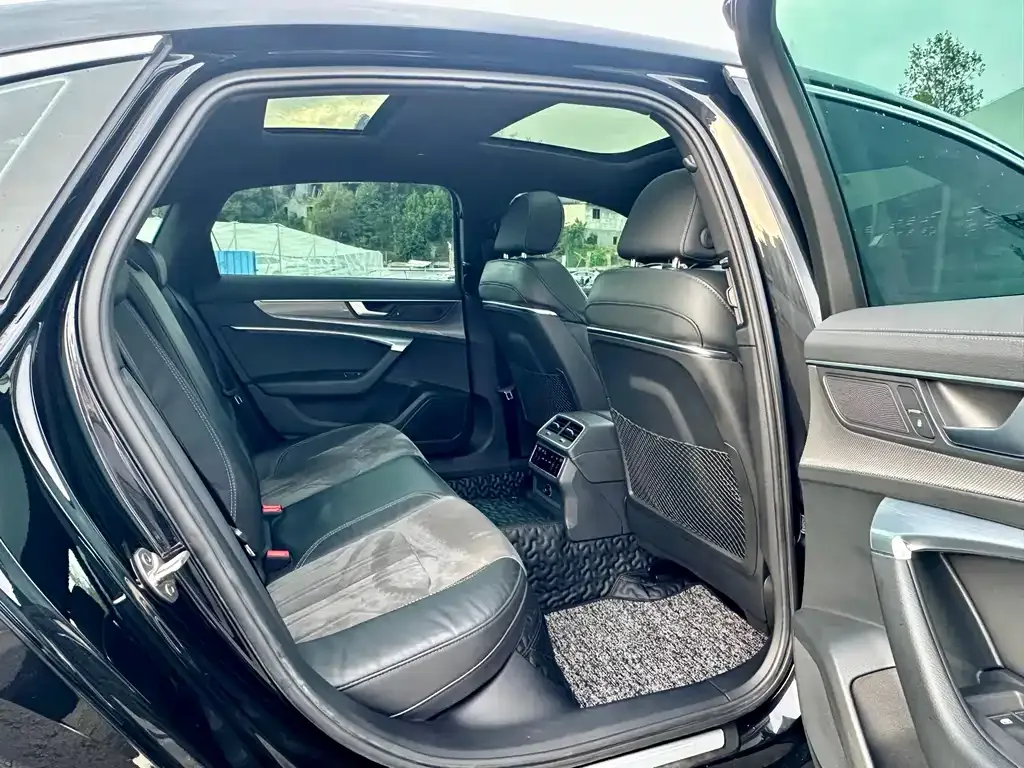 Audi A6L 2021 из CN, фото 6