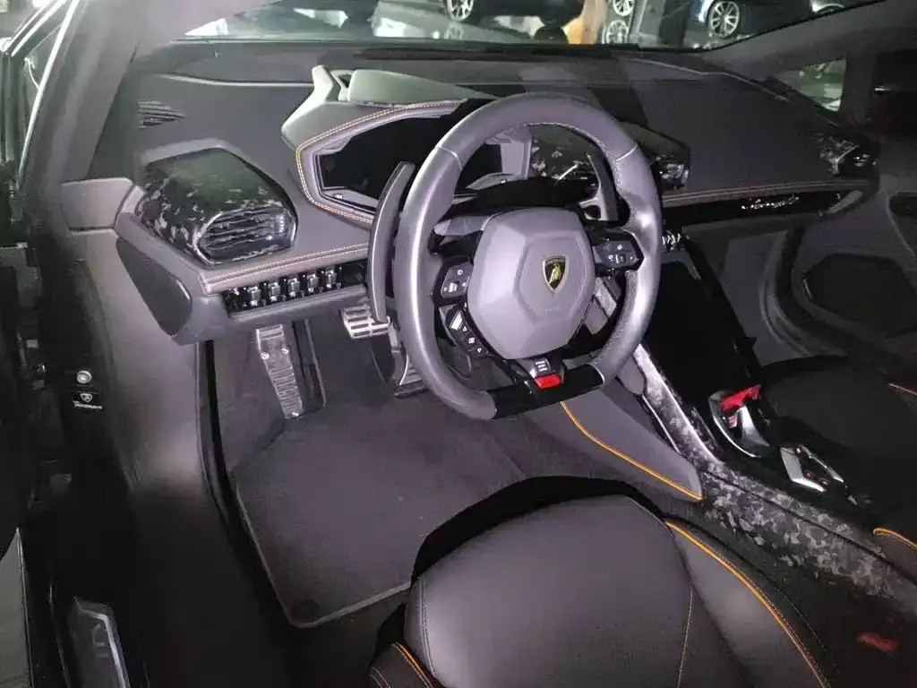 Lamborghini Huracan 2023 из CN, фото 7