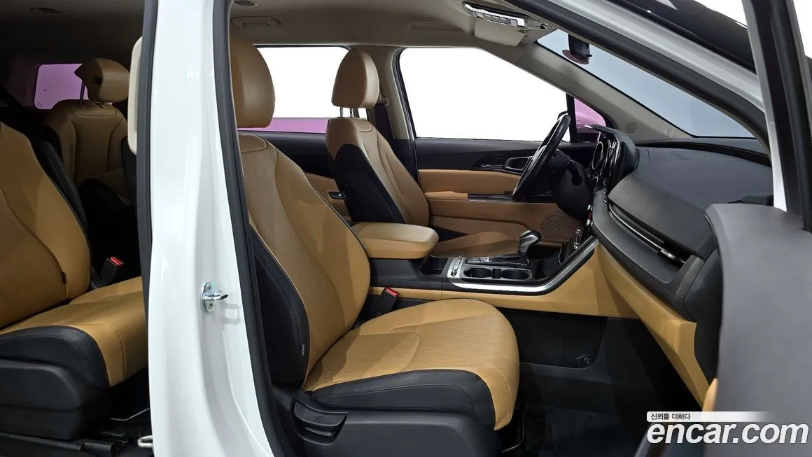 Kia Carnival — фото 10