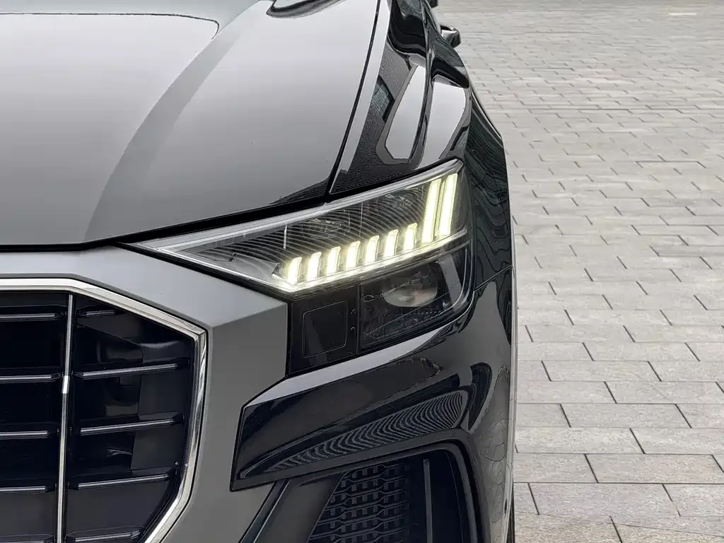Audi Q8 — фото 8