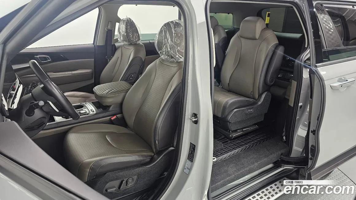 Kia Carnival — фото 10