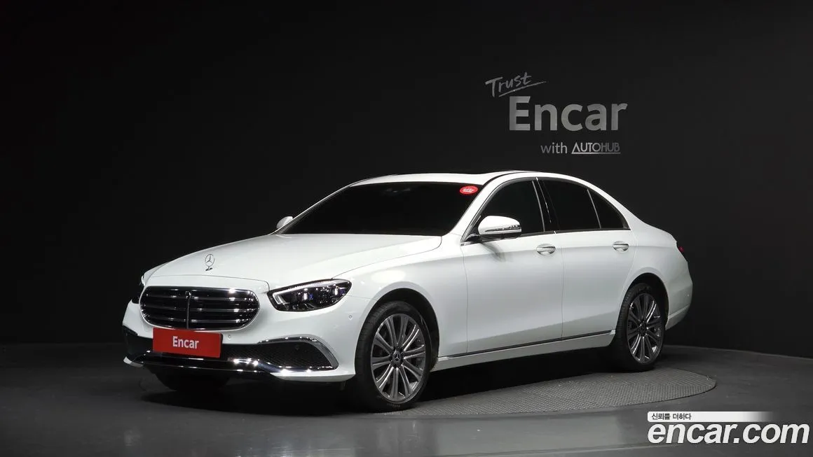 Mercedes-Benz E-Class — фото 1